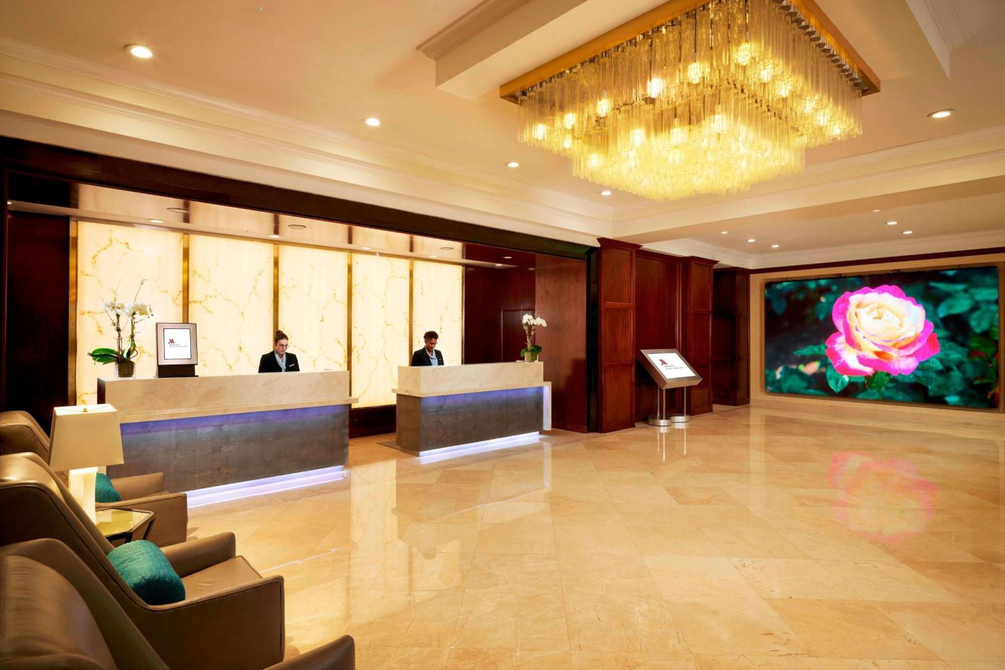 Miami Marriott Dadeland Hotel Glenvar Heights Exterior photo