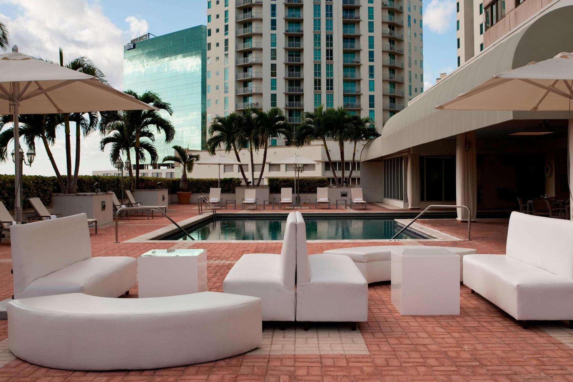 Miami Marriott Dadeland Hotel Glenvar Heights Exterior photo