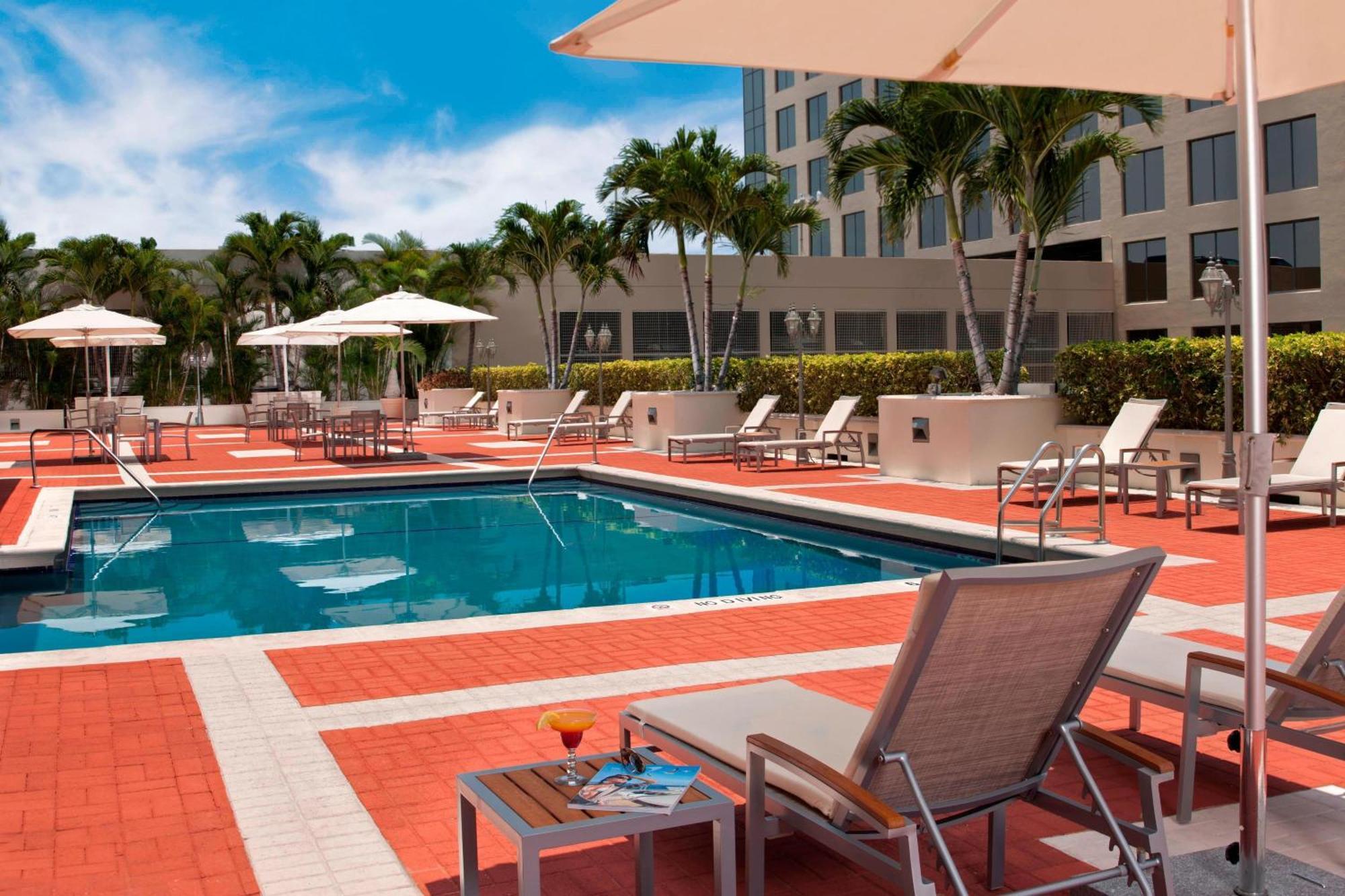 Miami Marriott Dadeland Hotel Glenvar Heights Exterior photo